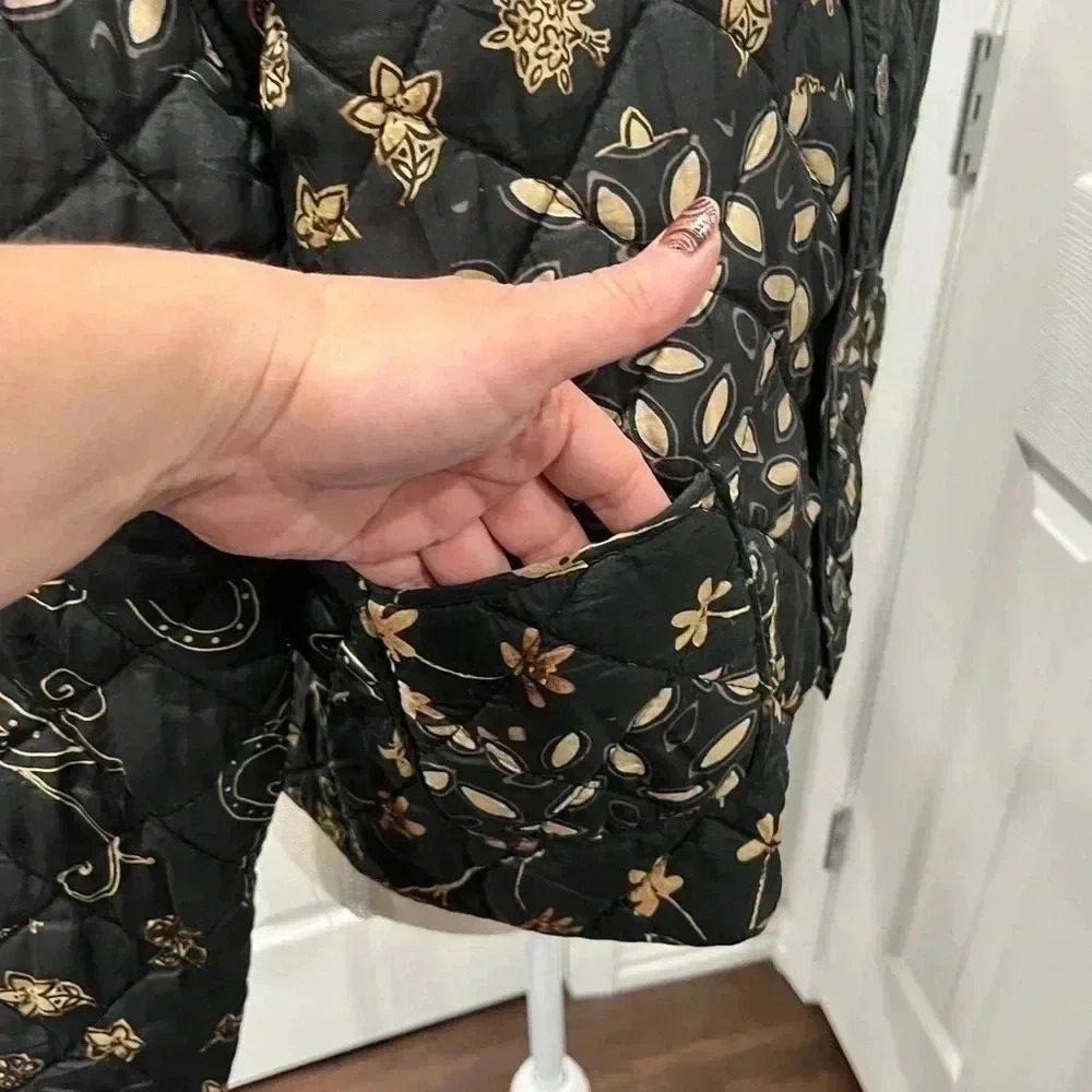 Reversible Quilted floral button front Jacket 100% silk with pockets - Picture 7 of 15